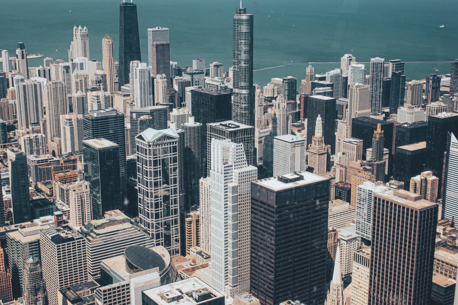 Top Legal Recruiting Firm in Chicago (2026)